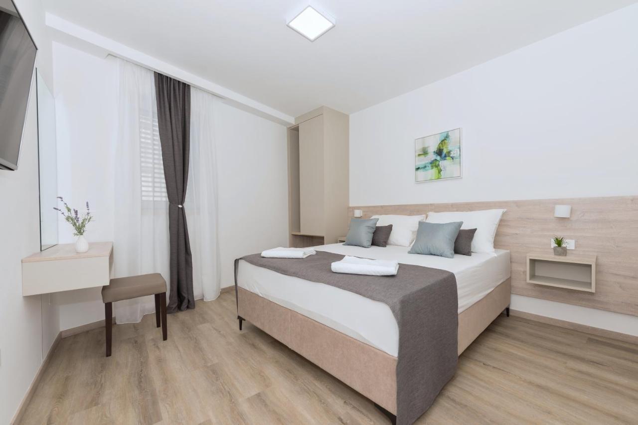 Apartments By The Sea Makarska - 19134 מראה חיצוני תמונה