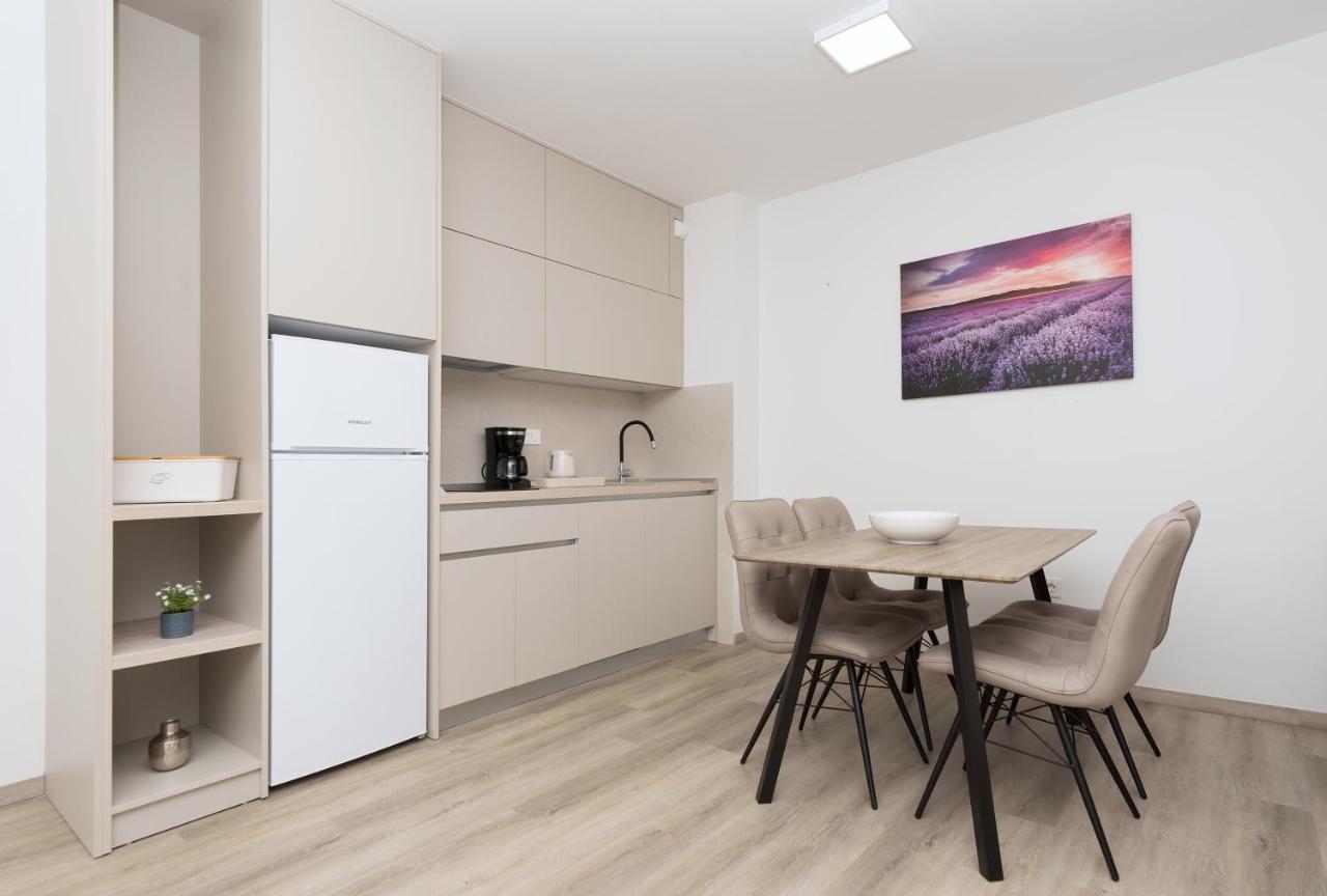Apartments By The Sea Makarska - 19134 מראה חיצוני תמונה