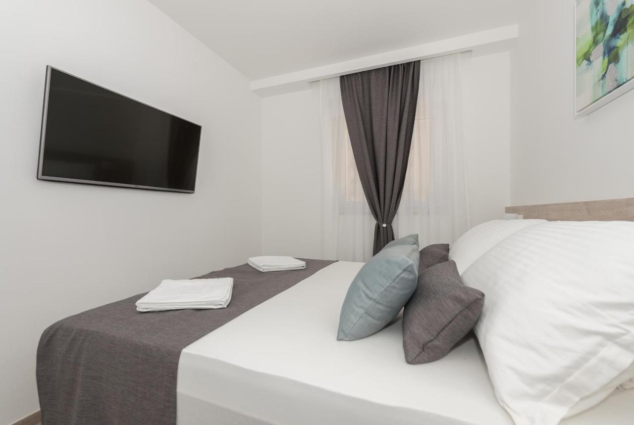 Apartments By The Sea Makarska - 19134 מראה חיצוני תמונה