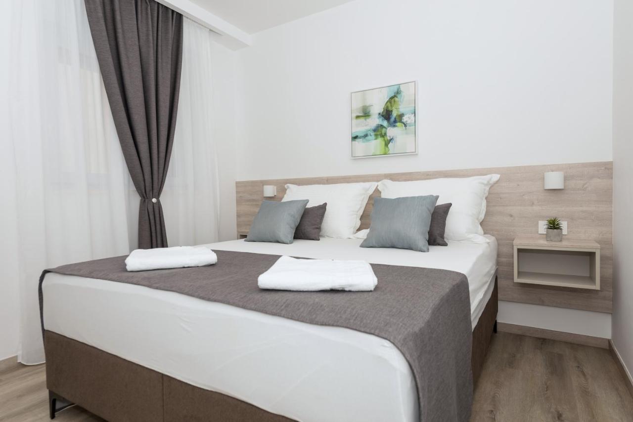 Apartments By The Sea Makarska - 19134 מראה חיצוני תמונה