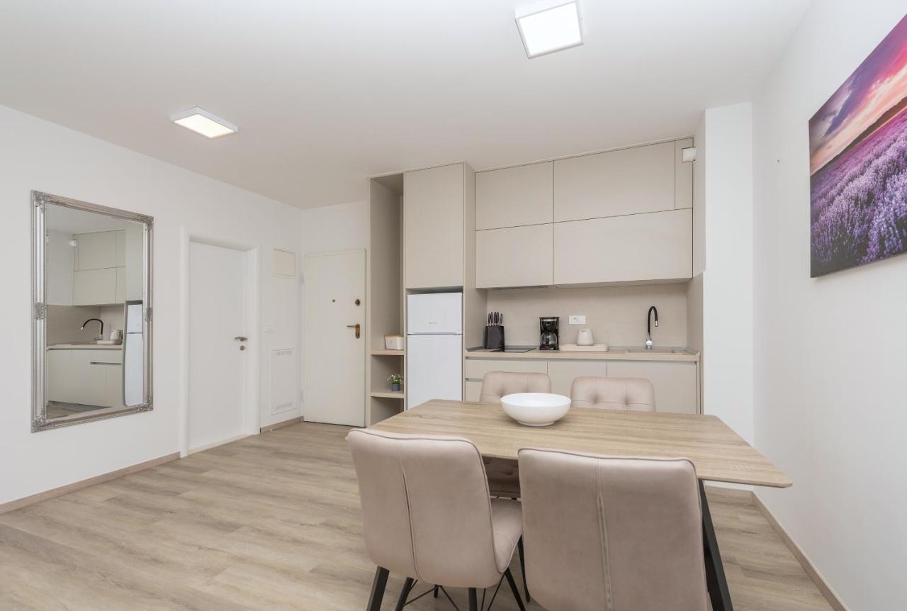 Apartments By The Sea Makarska - 19134 מראה חיצוני תמונה