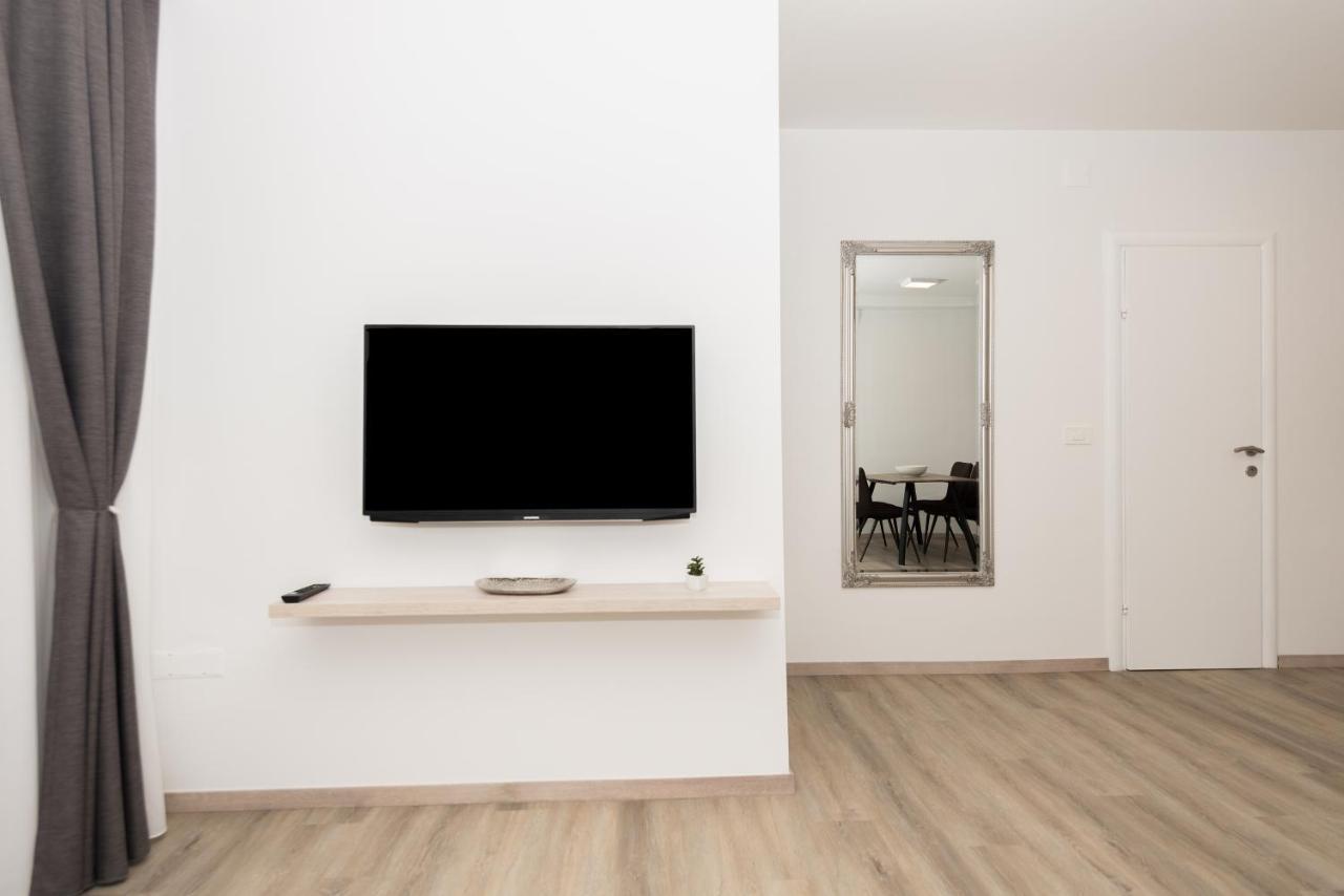 Apartments By The Sea Makarska - 19134 מראה חיצוני תמונה