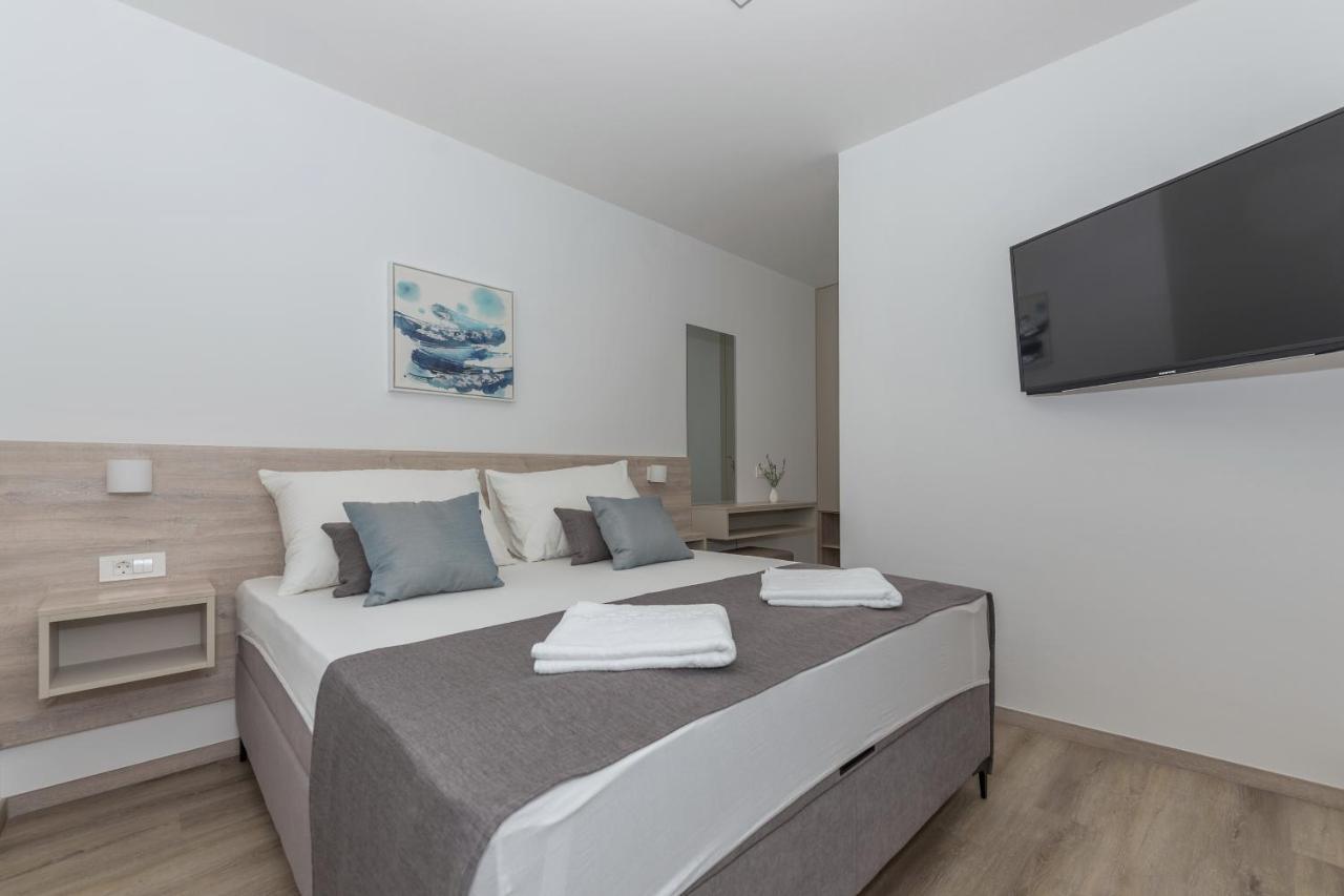 Apartments By The Sea Makarska - 19134 מראה חיצוני תמונה