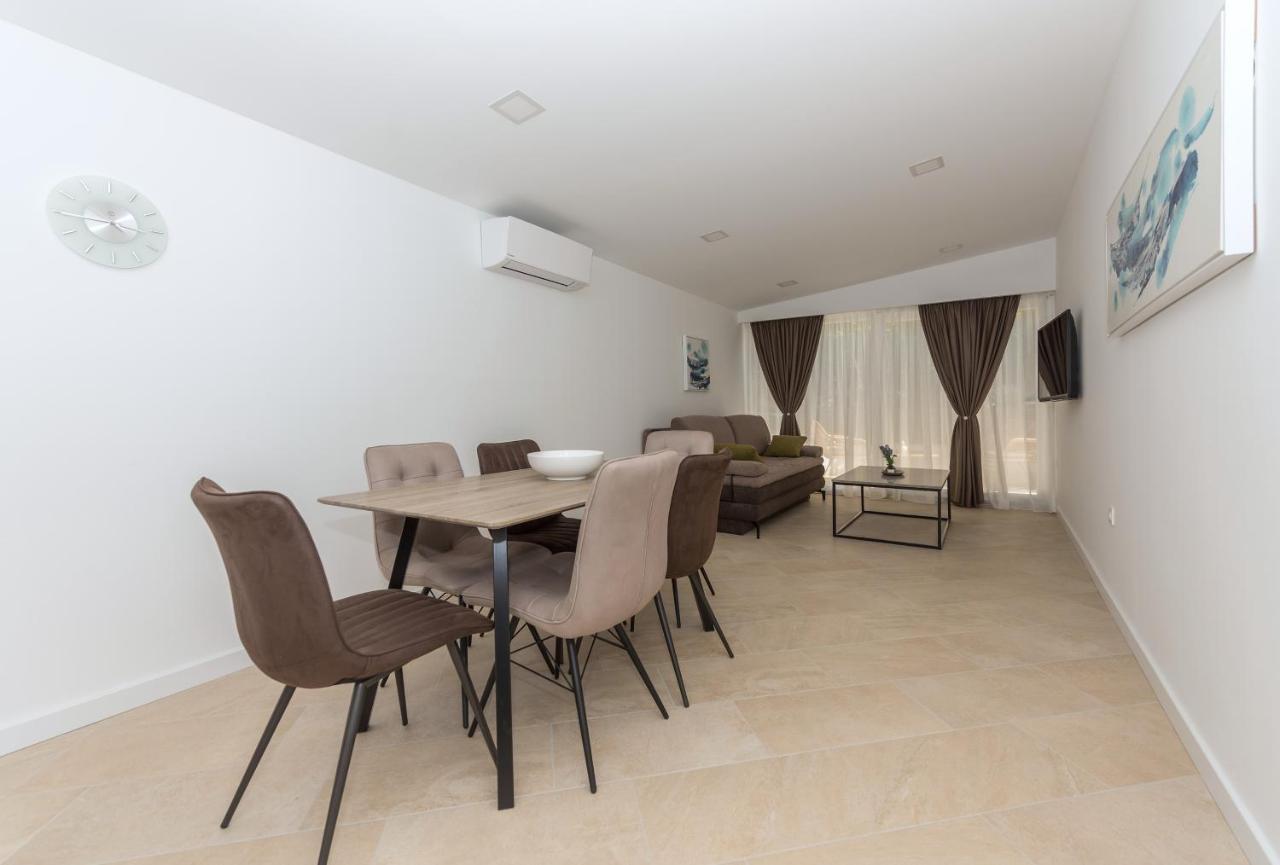 Apartments By The Sea Makarska - 19134 מראה חיצוני תמונה